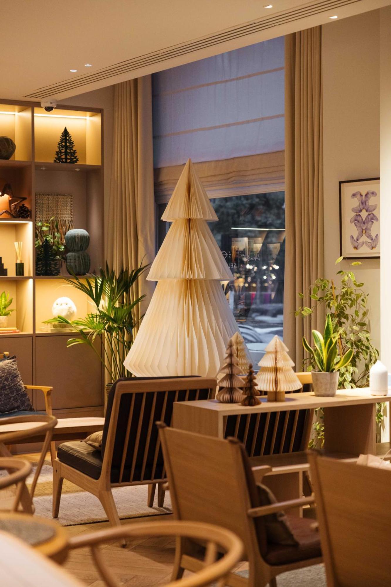 Inhabit Queen's Gardens, A Member Of Design Hotel London