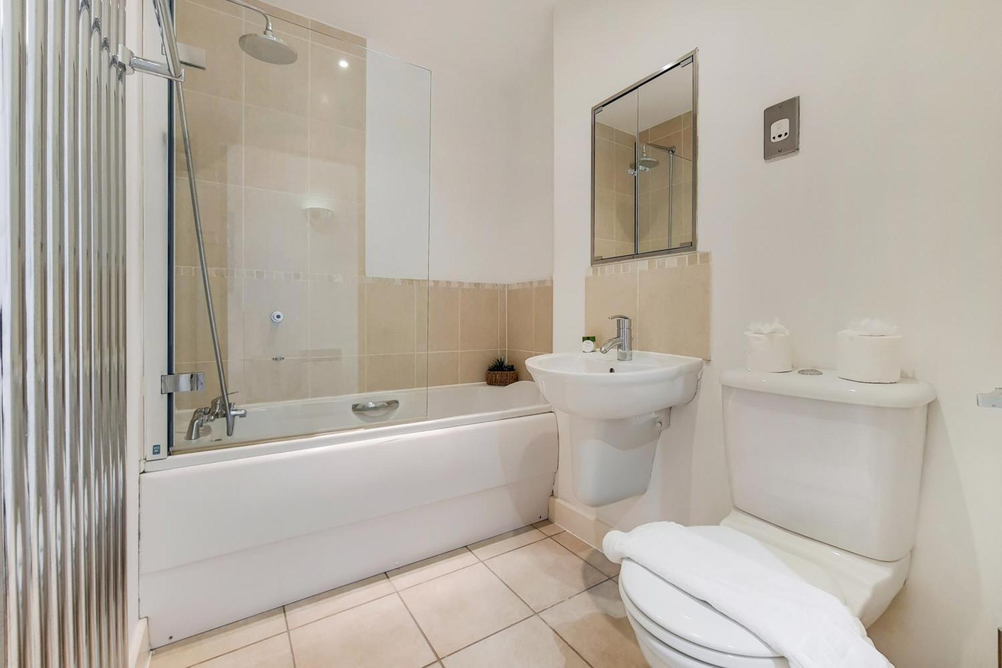 Apartment Deluxe Two Bed With River & View
