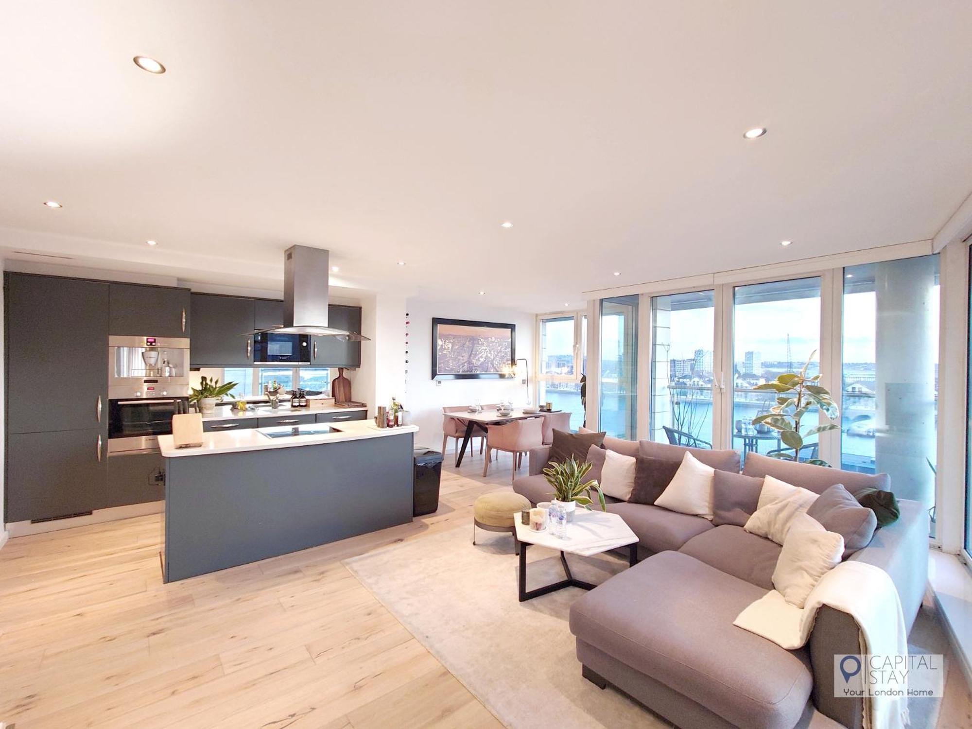 Deluxe Two Bed With River & View Apartment