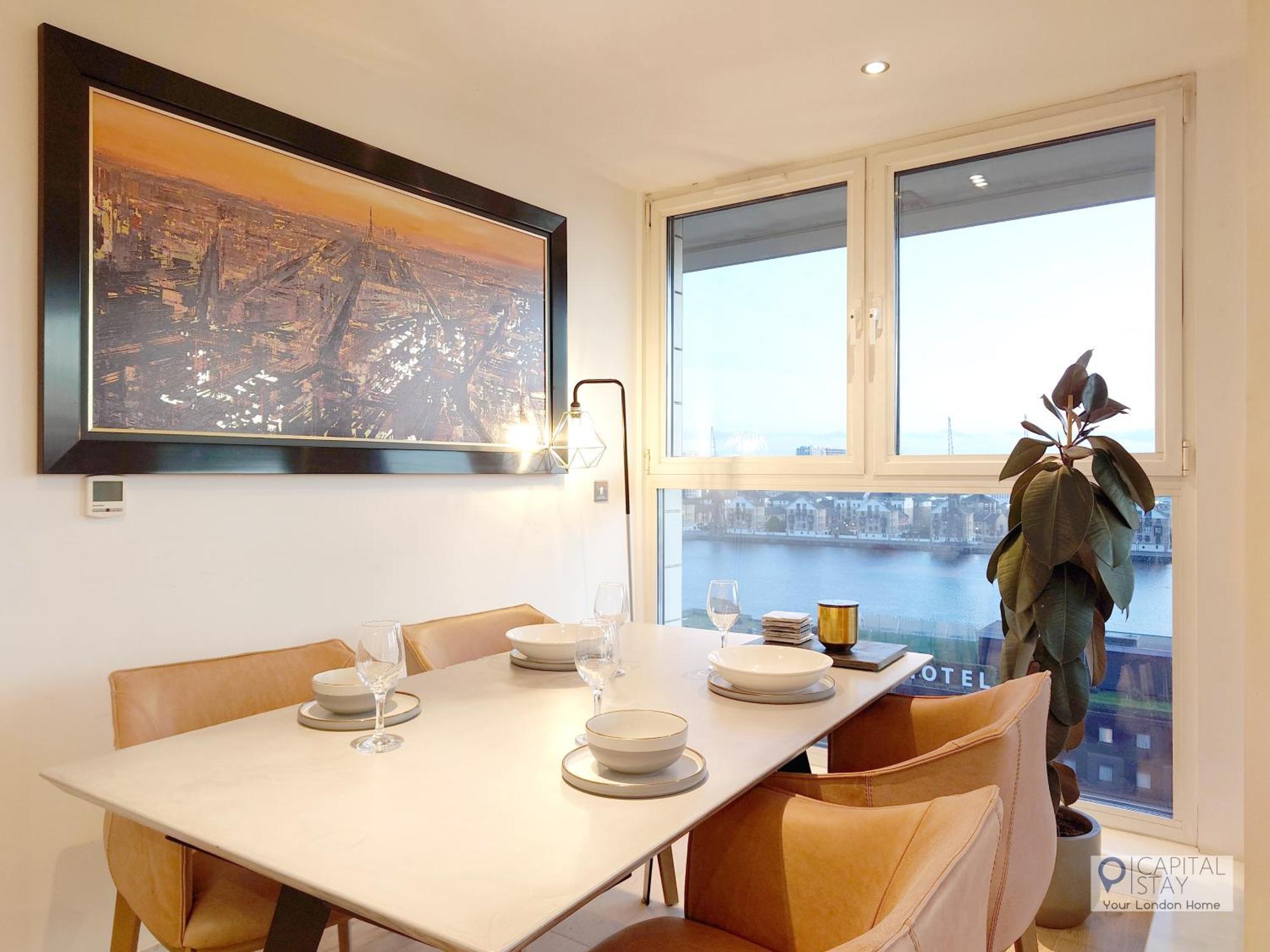Deluxe Two Bed With River & View Apartment *