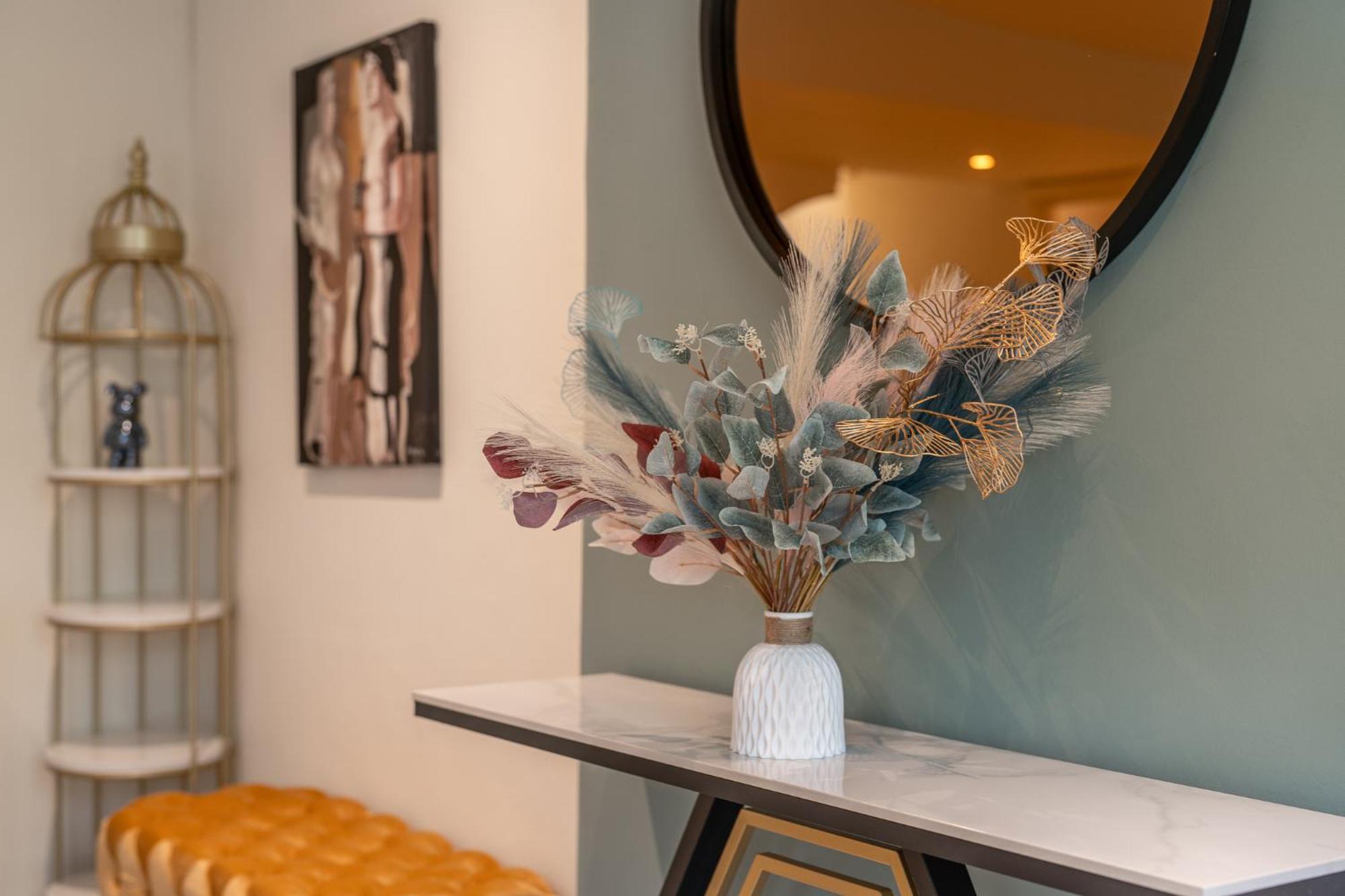Apartment Huge 200sqm Luxury 3-bedroom Mews London