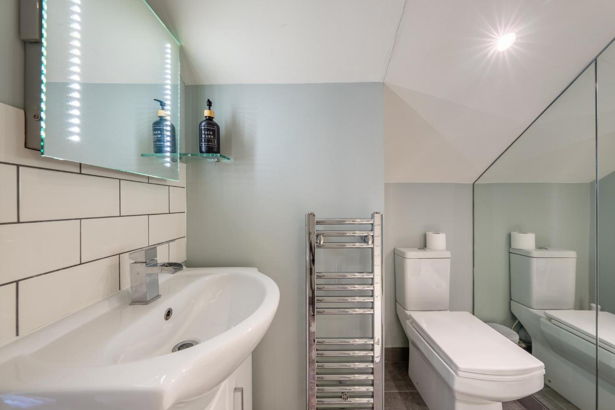 Huge 200sqm Luxury 3-bedroom Mews * London