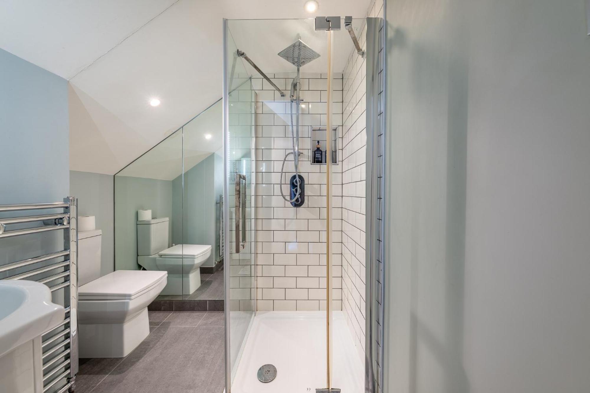 Huge 200sqm Luxury 3-bedroom Mews London