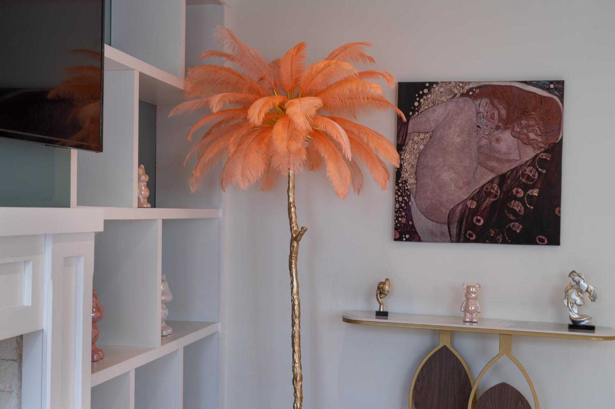 Huge 200sqm Luxury 3-bedroom Mews Apartment London