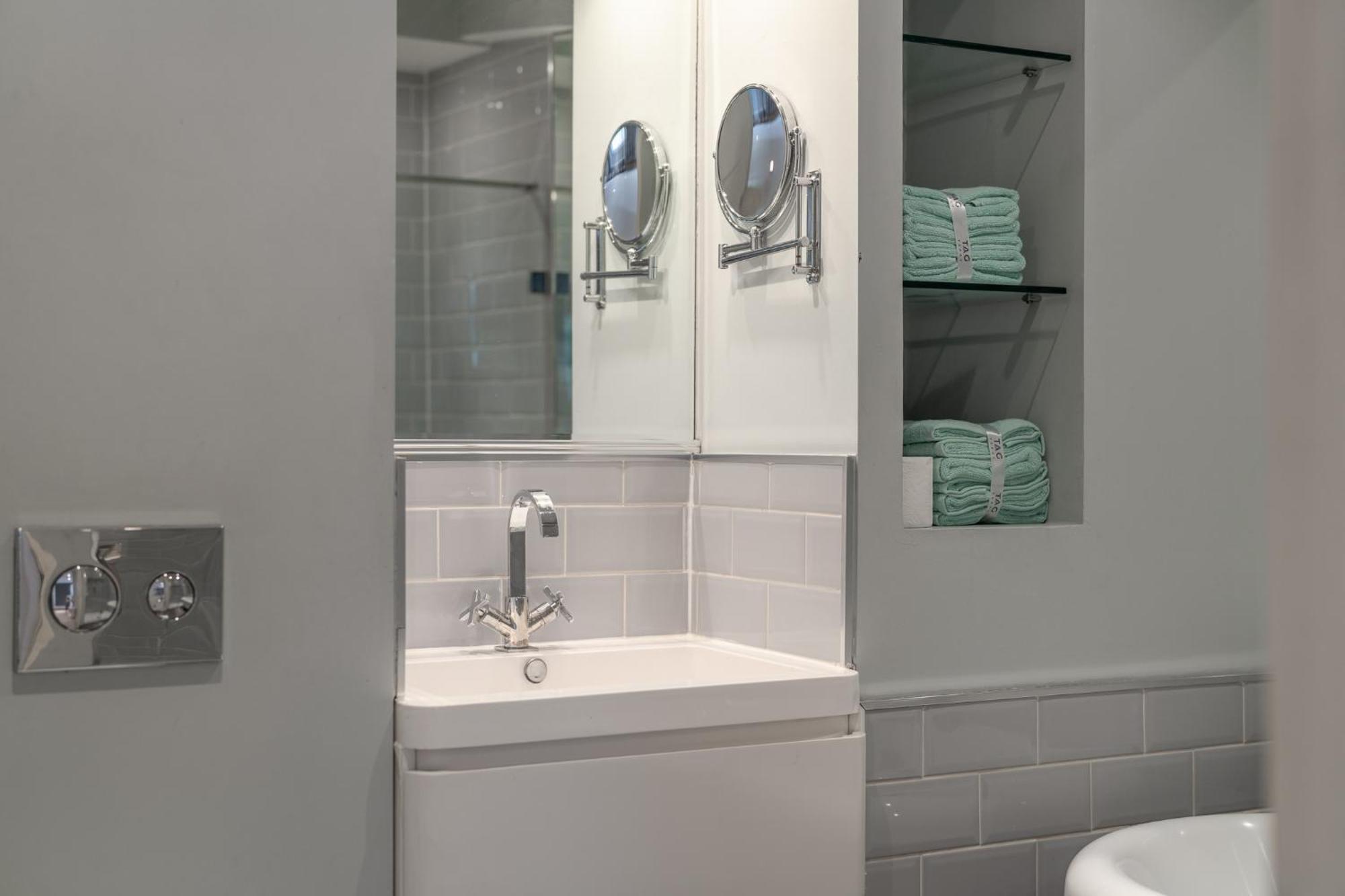 Apartment Huge 200sqm Luxury 3-bedroom Mews London