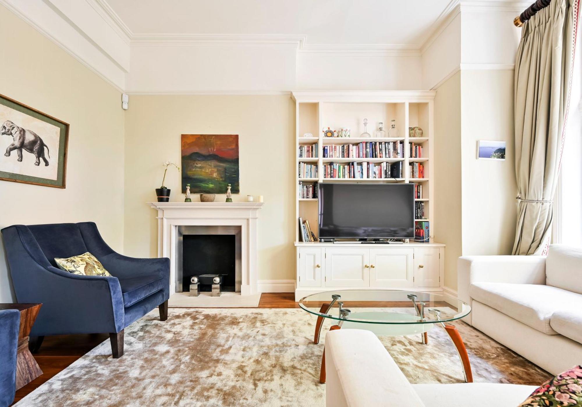 Bright 2 Bedroom In South Kensington London