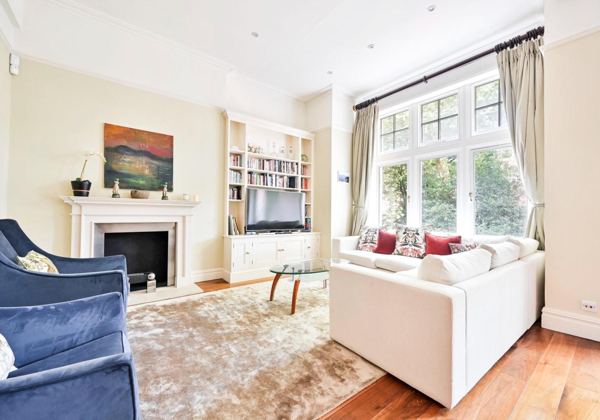 Bright 2 Bedroom In South Kensington * London