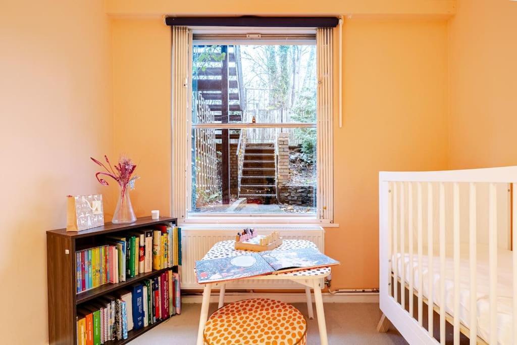 3 Bedroom Maisonette In Belsize Park, Hampstead With Private Entrance London
