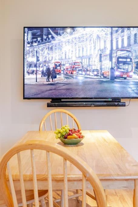 3 Bedroom Maisonette In Belsize Park, Hampstead With Private Entrance * London