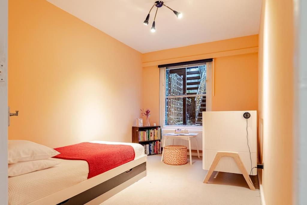 3 Bedroom Maisonette In Belsize Park, Hampstead With Private Entrance * London