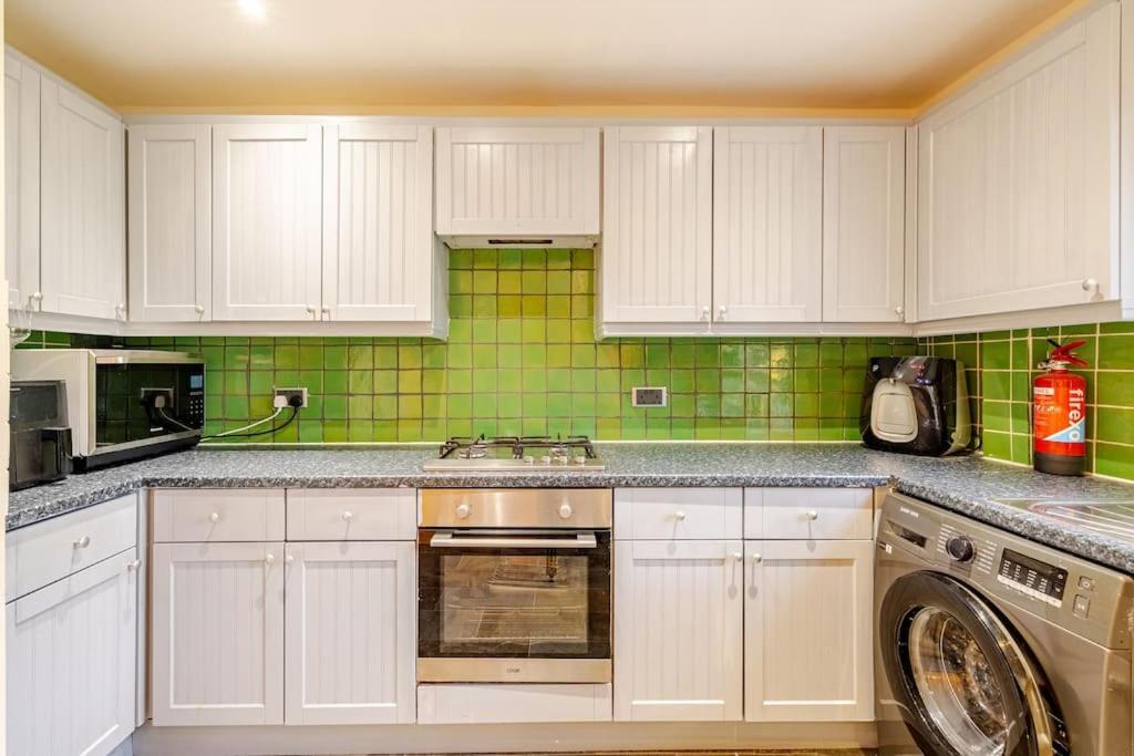 Apartment 3 Bedroom Maisonette In Belsize Park, Hampstead With Private Entrance London
