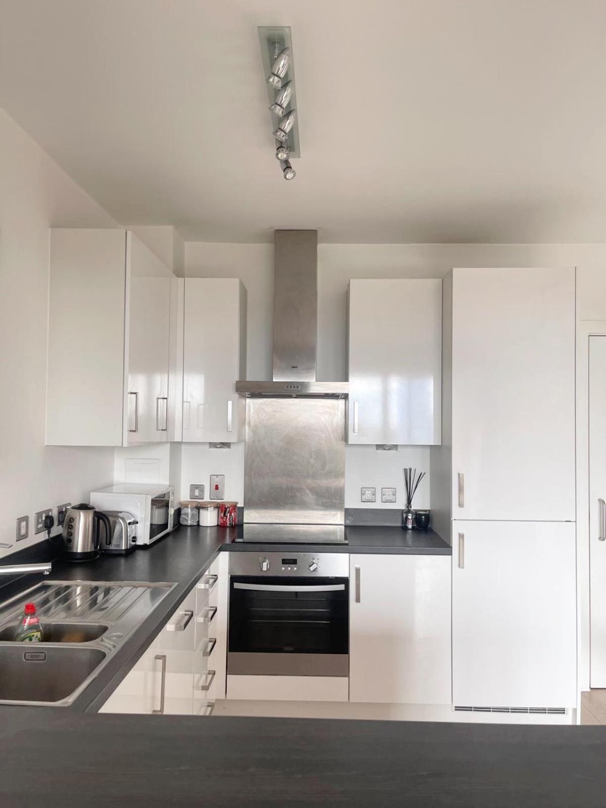 Apartment Purple Layers Canning Town