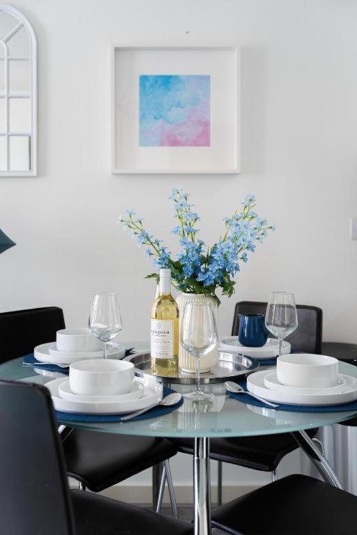 Modern One-bed Apartment, Hallsville Rd Apartment *