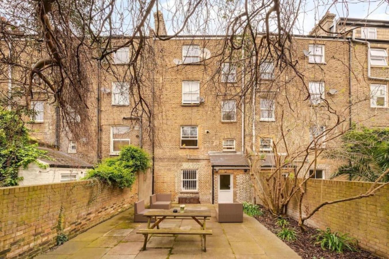 Kensington - Two Bedroom With Garden