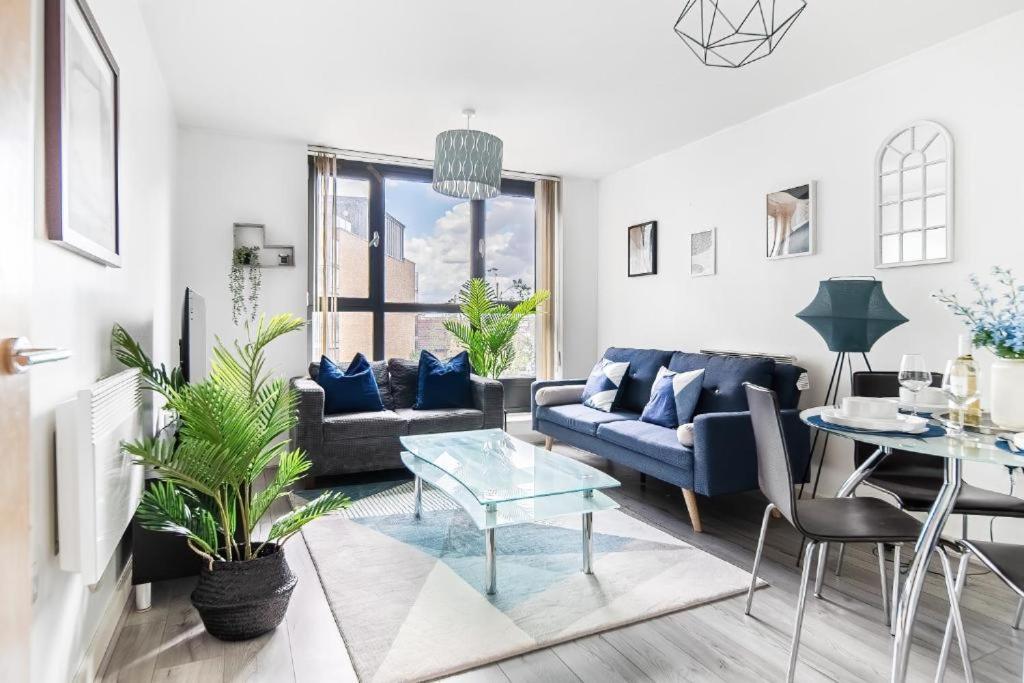 Modern One-bed Apartment, Hallsville Rd Apartment London