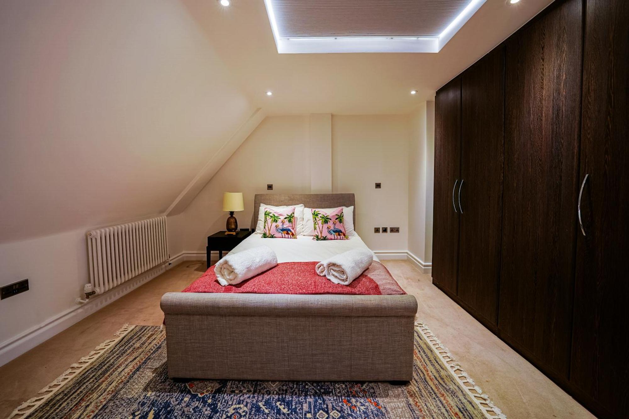 High Steet Kensington Penthouse *