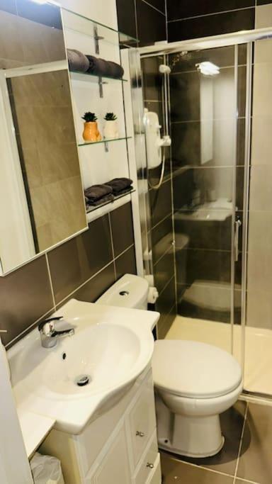 Comfortable In Wembley Leilighet London