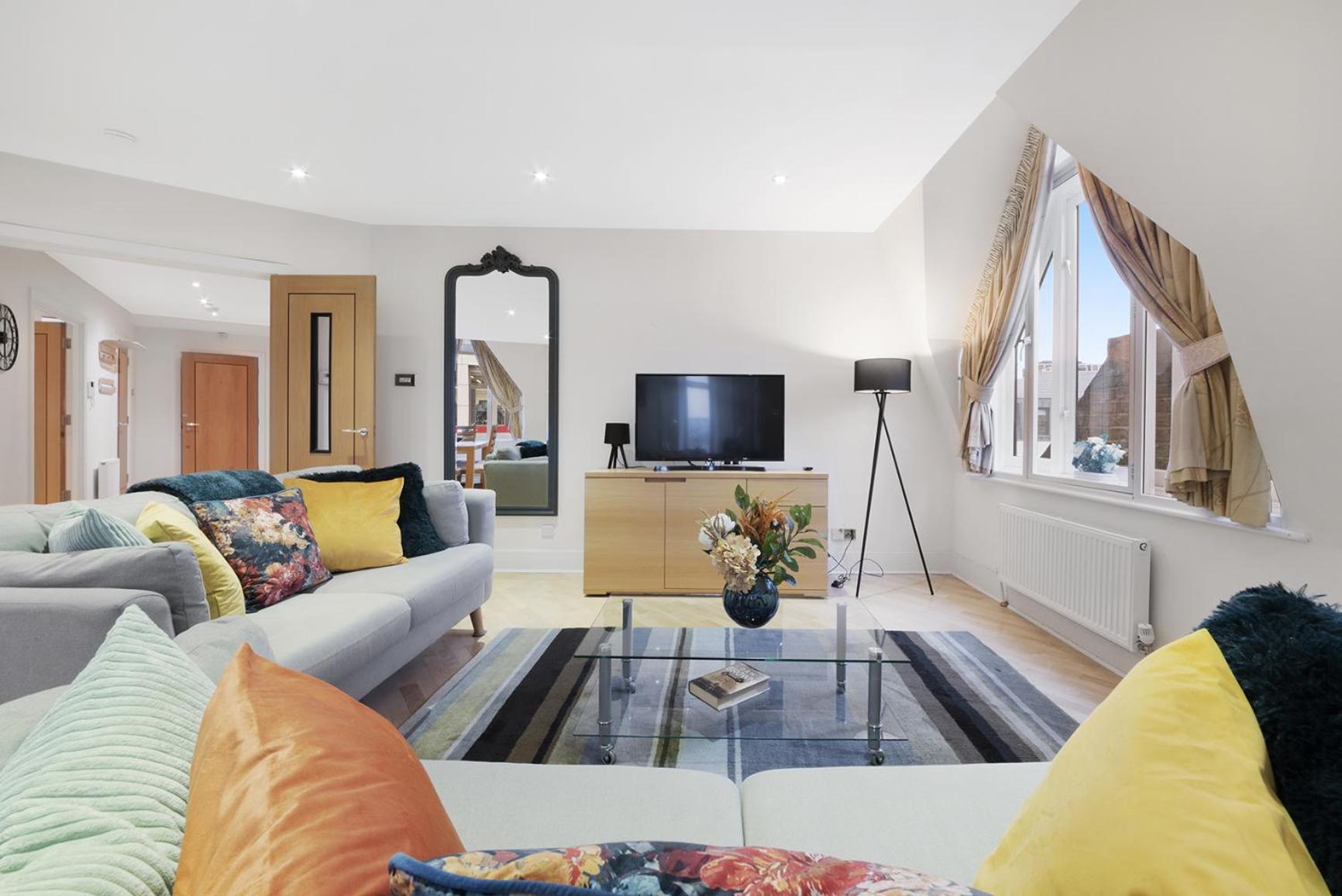 Farringdon Penthouse Spacious 3 Bedroom 2 Bath Leilighet