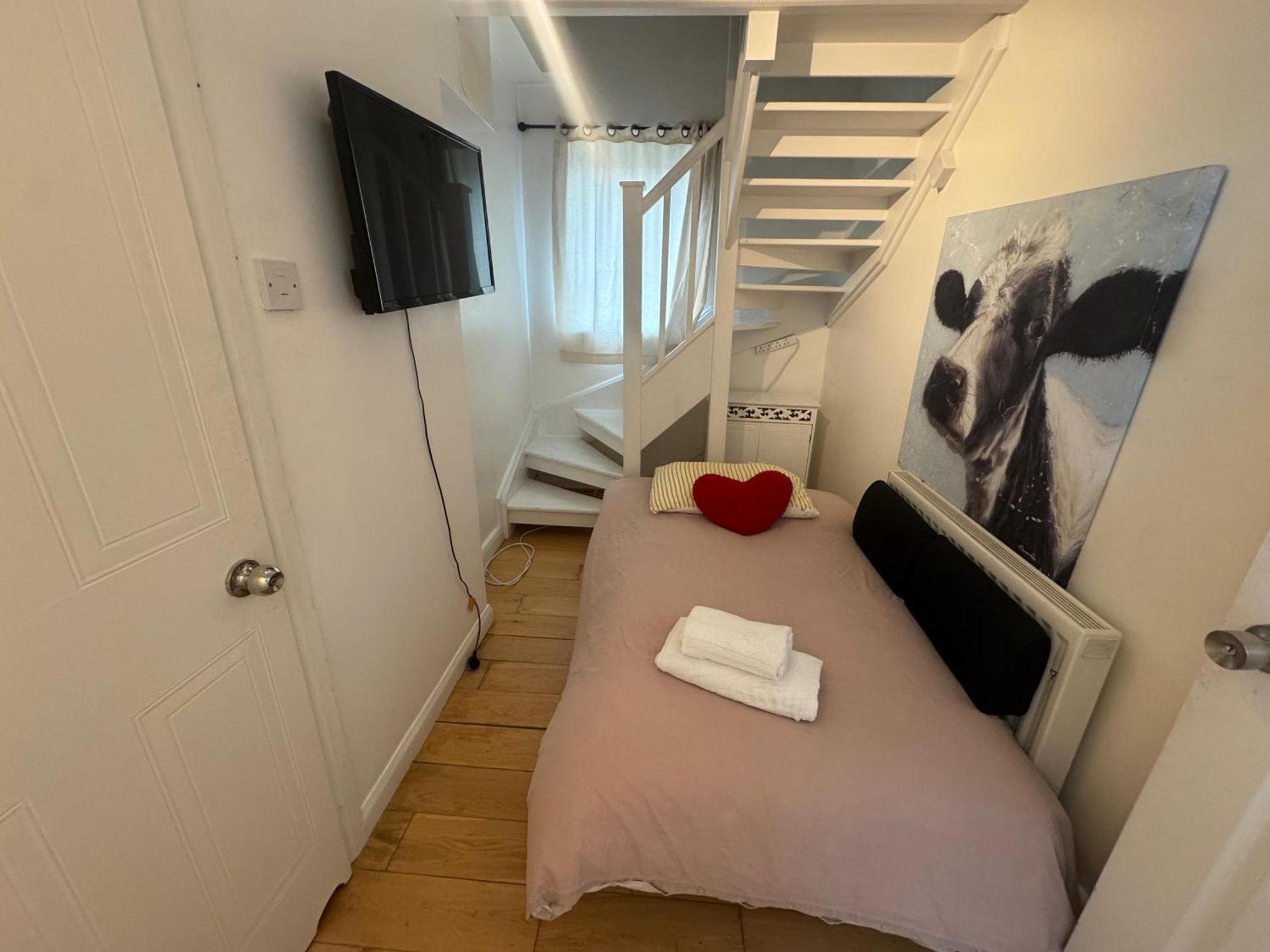 Cozy Rooms Near Central London Guest house *