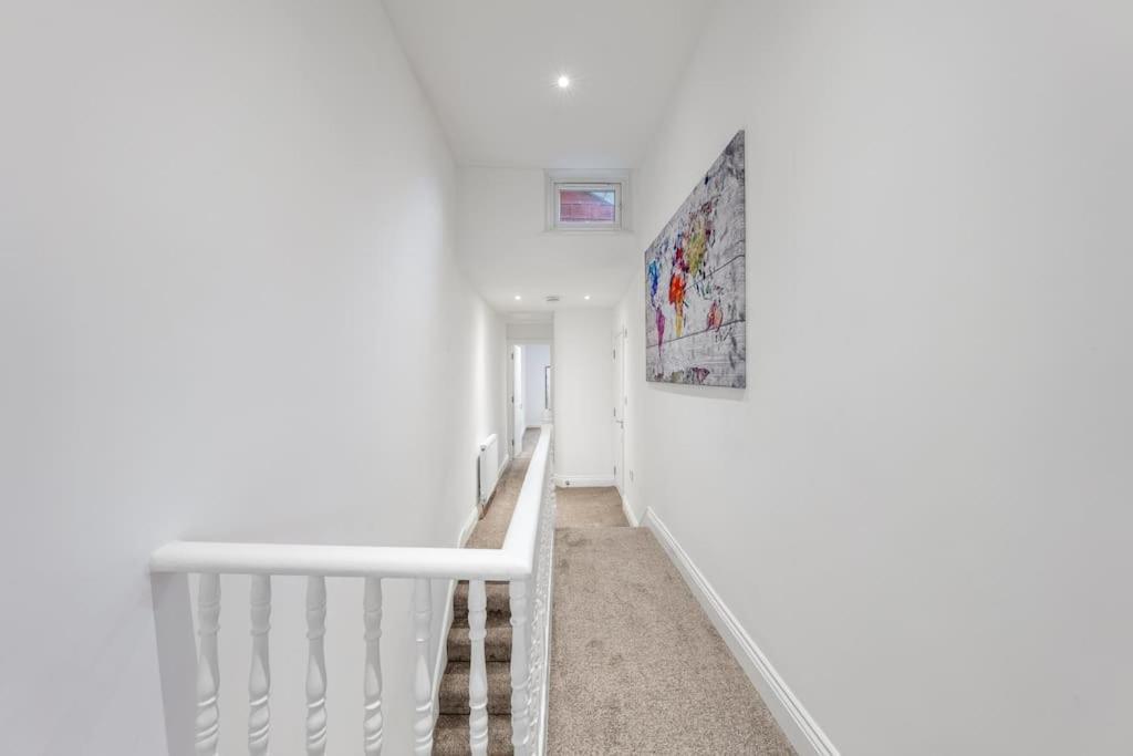 Brand New Cricklewood Zone 2 Modern Holiday home London