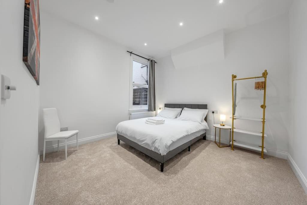 Holiday home Brand New Cricklewood Zone 2 Modern London