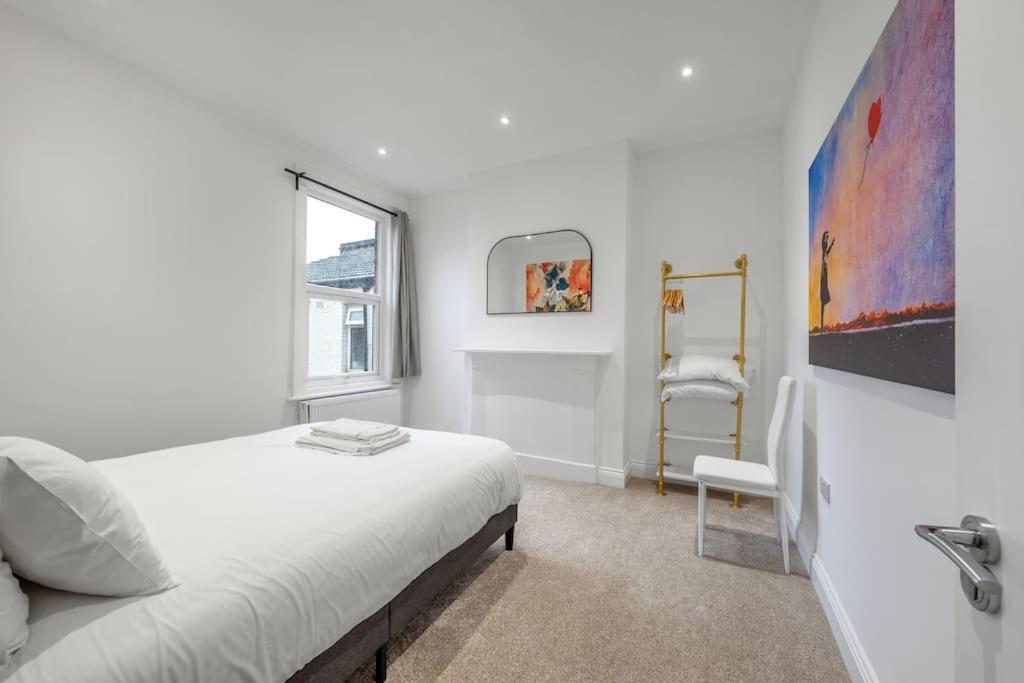 Brand New Cricklewood Zone 2 Modern