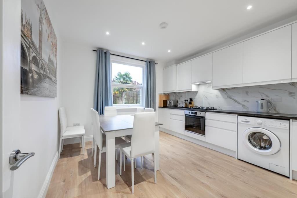 Brand New Cricklewood Zone 2 Modern London
