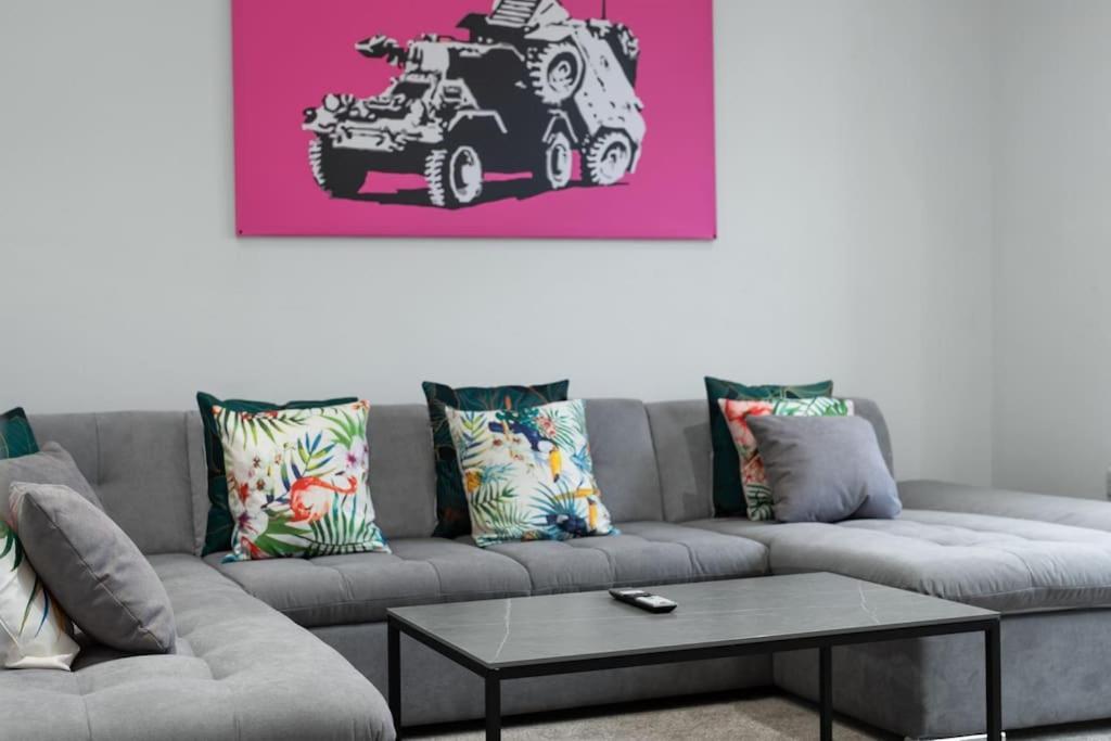 Brand New Cricklewood Zone 2 Modern *