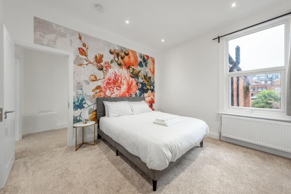 Brand New Cricklewood Zone 2 Modern Holiday home London