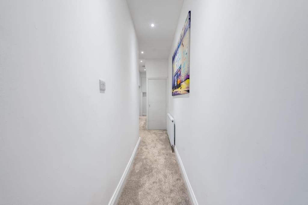 Brand New Cricklewood Zone 2 Modern *
