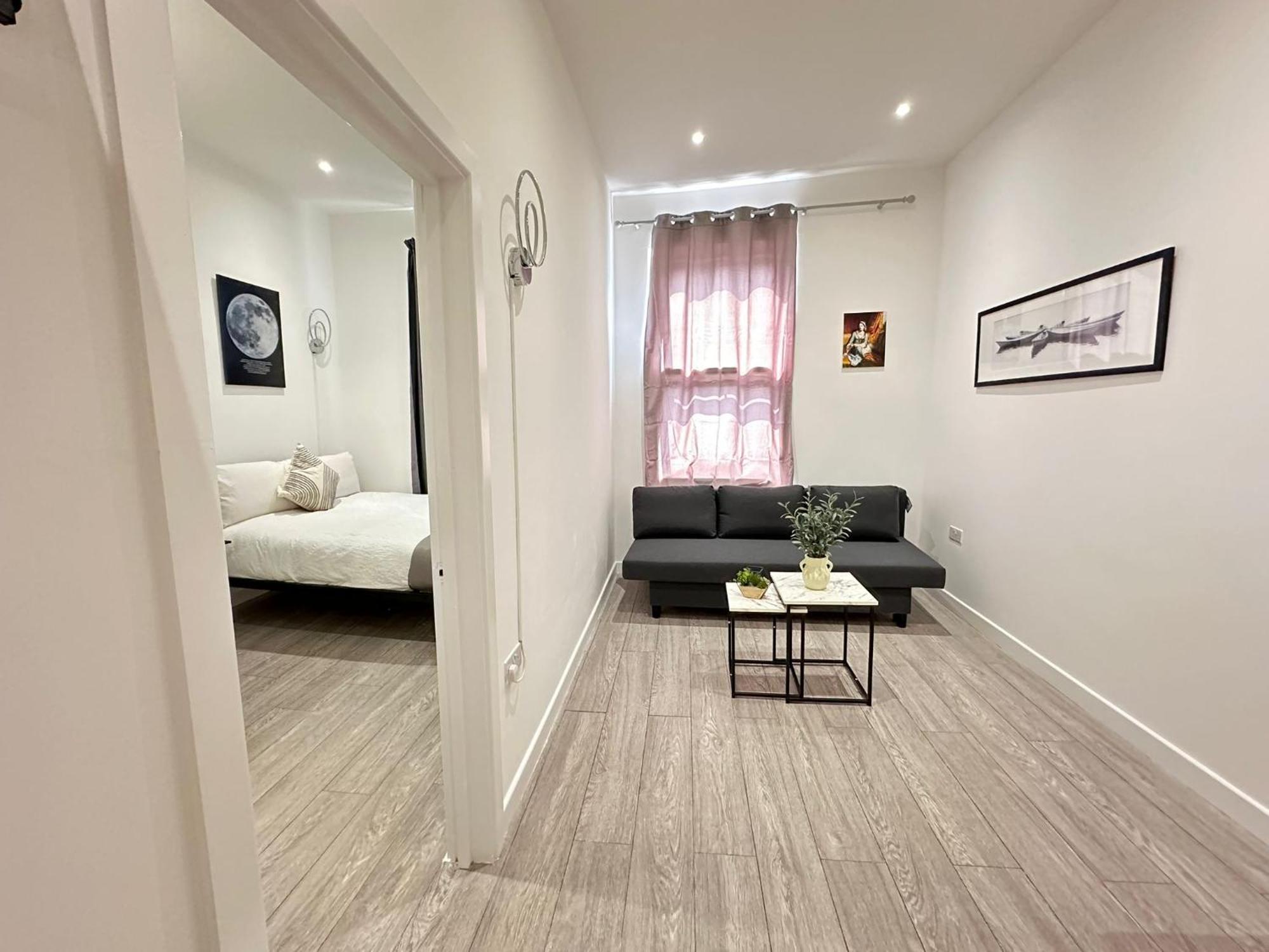 Beautiful Near Central Apartment London