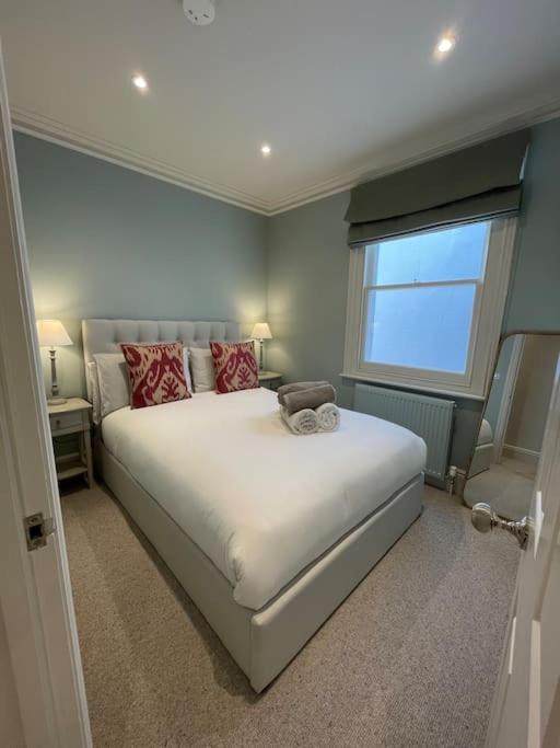 Luxurious 2-bedroom With Rooftop Terrace, Gourmet Kitchen & Fireplace Appartement