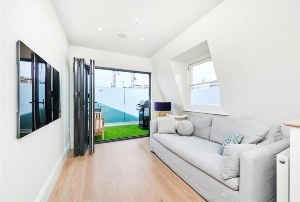 Appartement Luxurious 2-bedroom With Rooftop Terrace, Gourmet Kitchen & Fireplace *