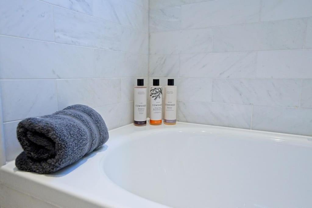 Appartement Luxurious 2-bedroom With Rooftop Terrace, Gourmet Kitchen & Fireplace