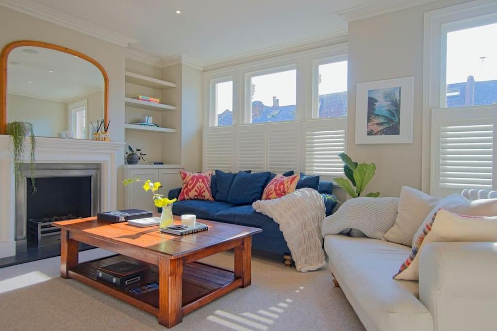 Appartement Luxurious 2-bedroom With Rooftop Terrace, Gourmet Kitchen & Fireplace *