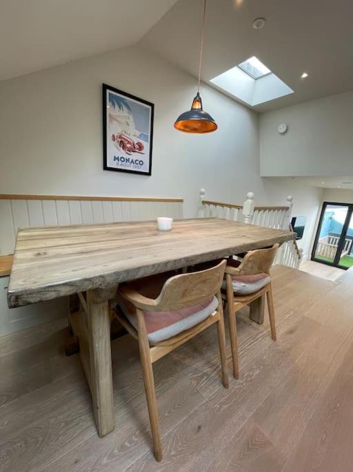 Luxurious 2-bedroom With Rooftop Terrace, Gourmet Kitchen & Fireplace Appartement Londen