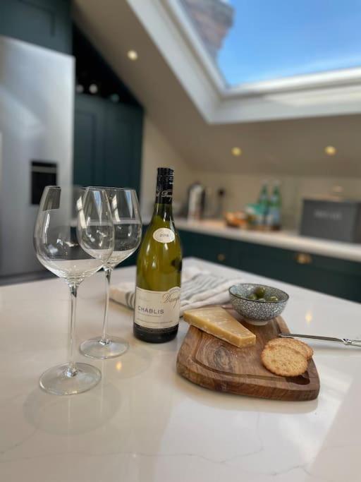 Appartement Luxurious 2-bedroom With Rooftop Terrace, Gourmet Kitchen & Fireplace *