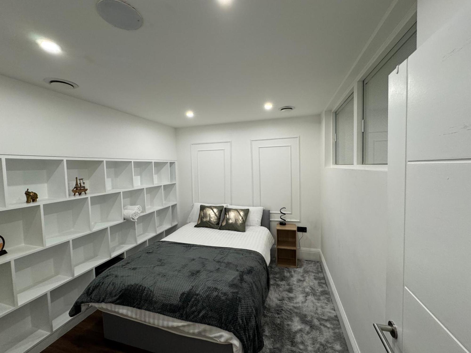 2 Bedroom Luxury Flat In Euston Londen