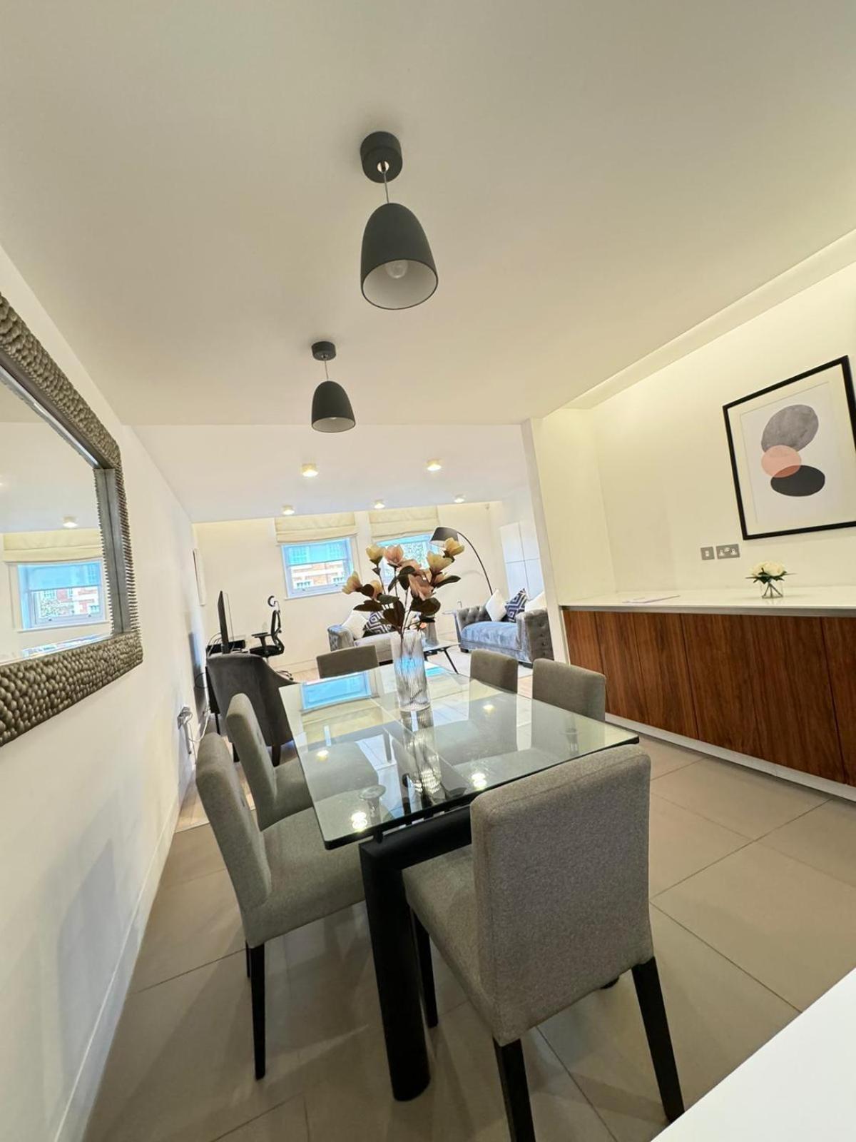 Clarges- Hsk Luxury *