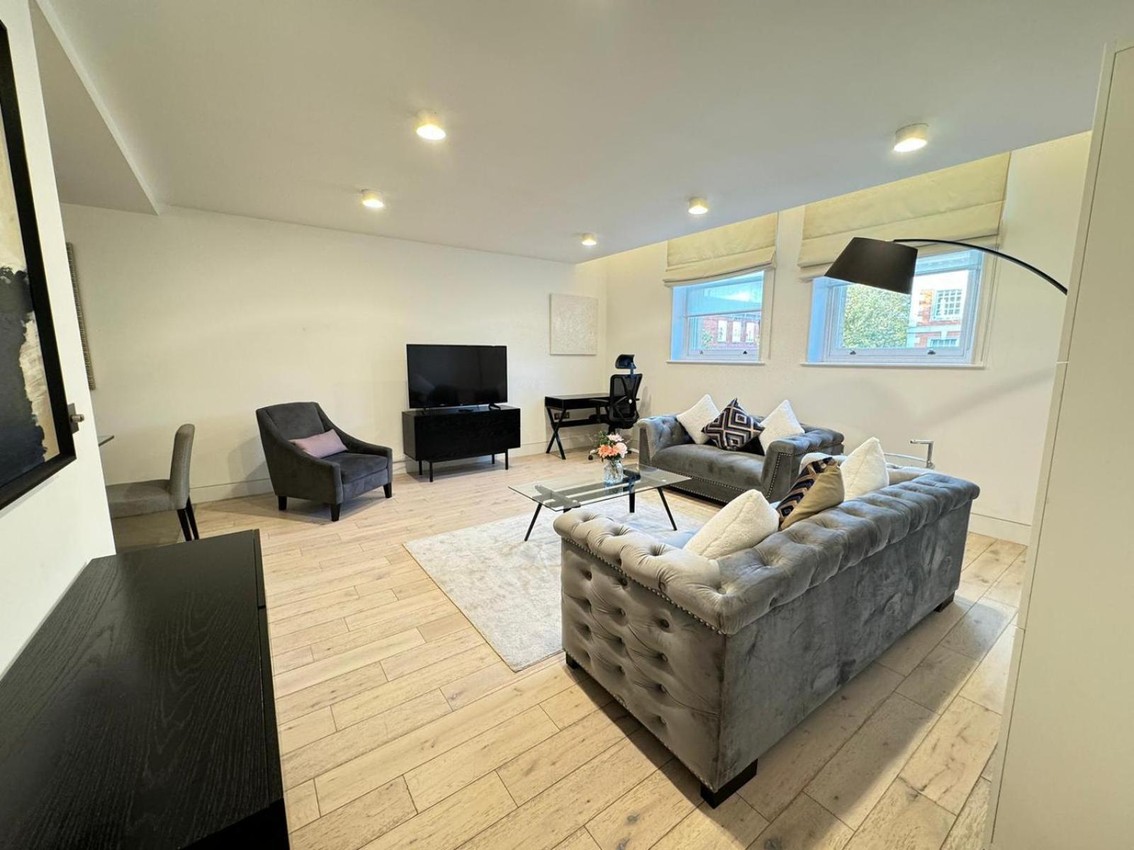 Clarges- Hsk Luxury * London