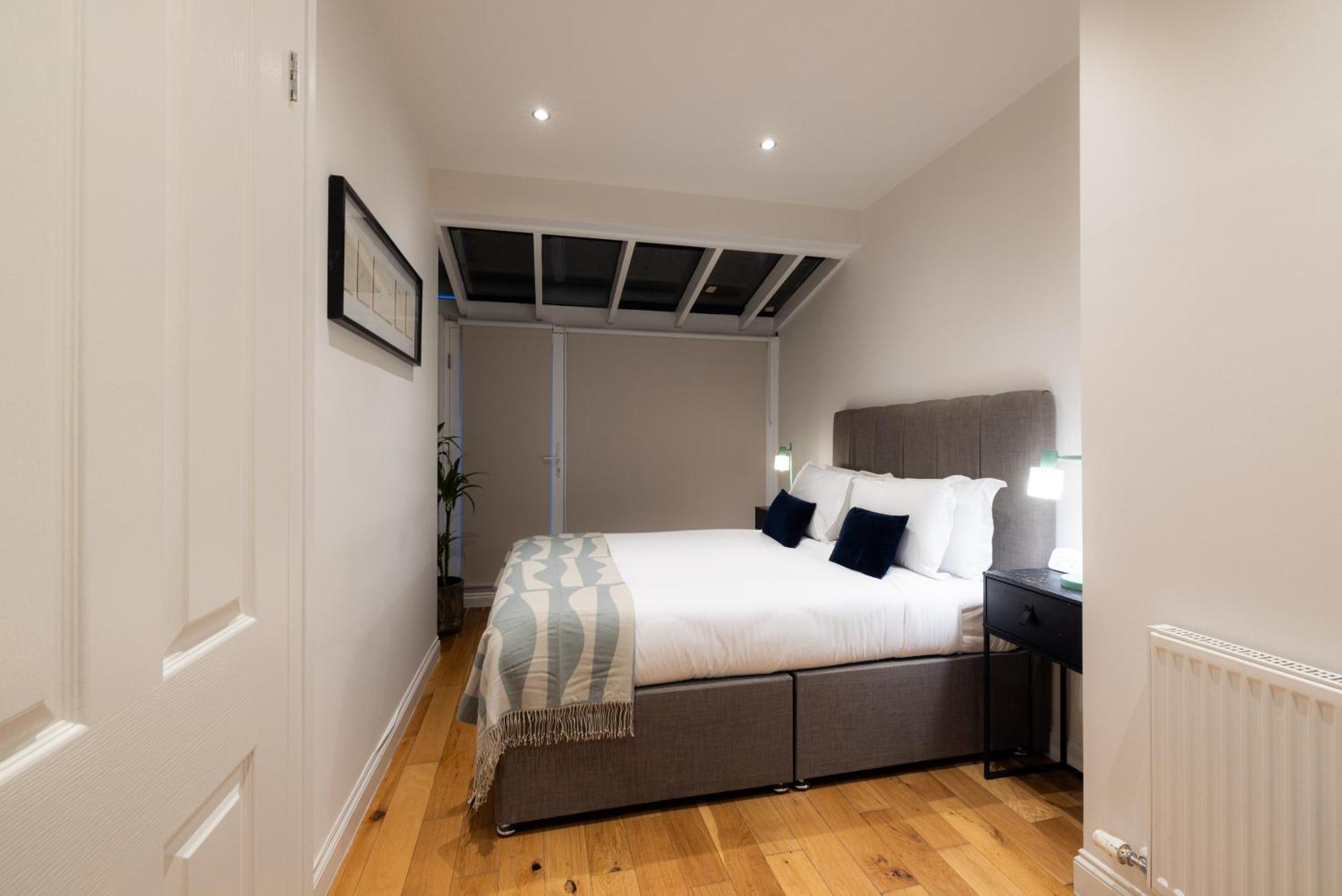 The Maddox - Serviced Apartment