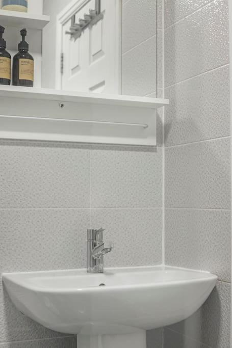 The Hoxton Nest - Stylish 1 Bed Shoreditch Flat