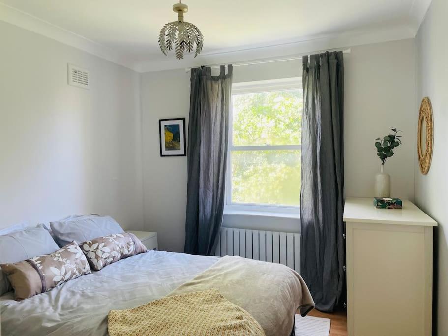 Bright Newly Refurbished London