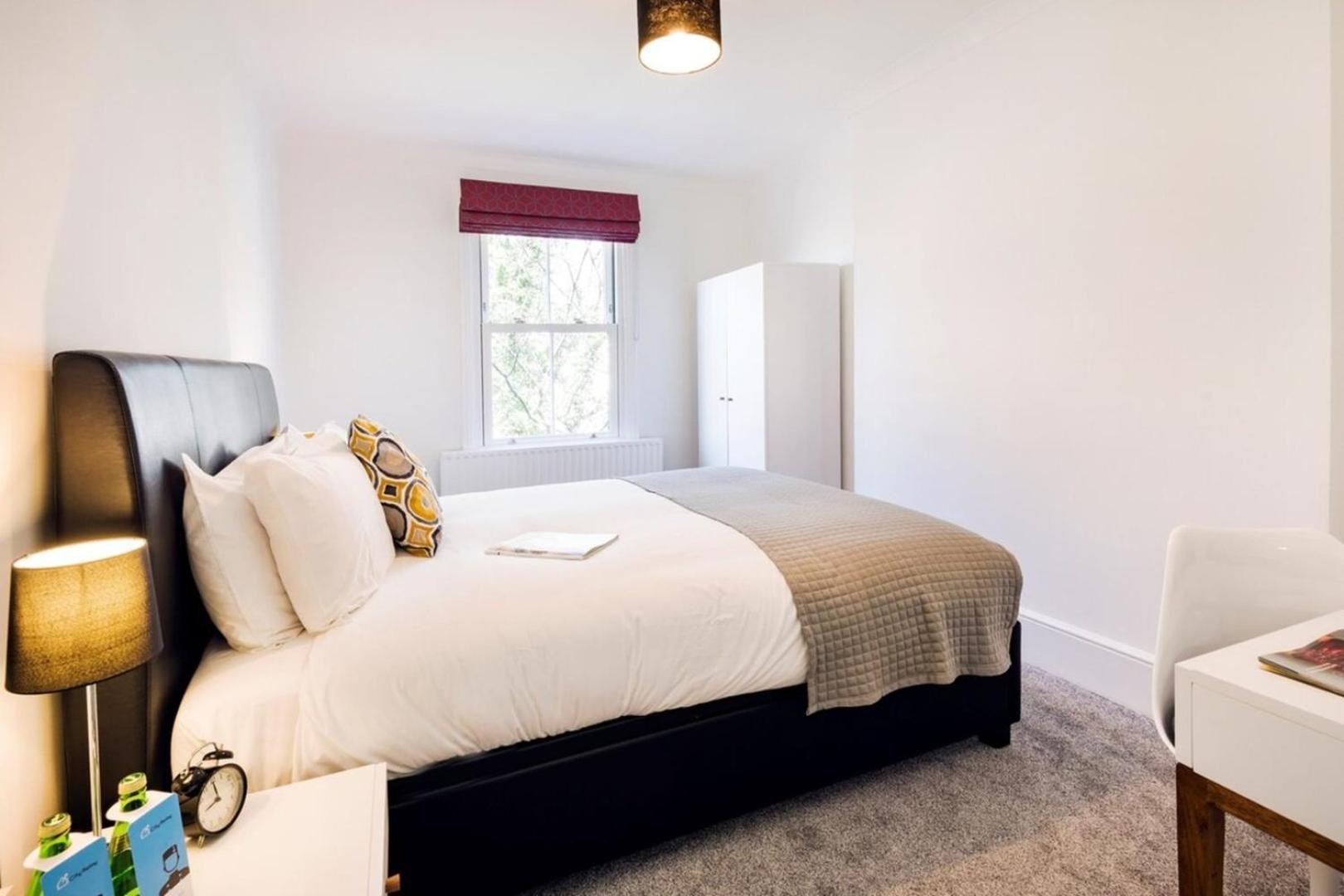 Bright And Modern Earls Court Gem *