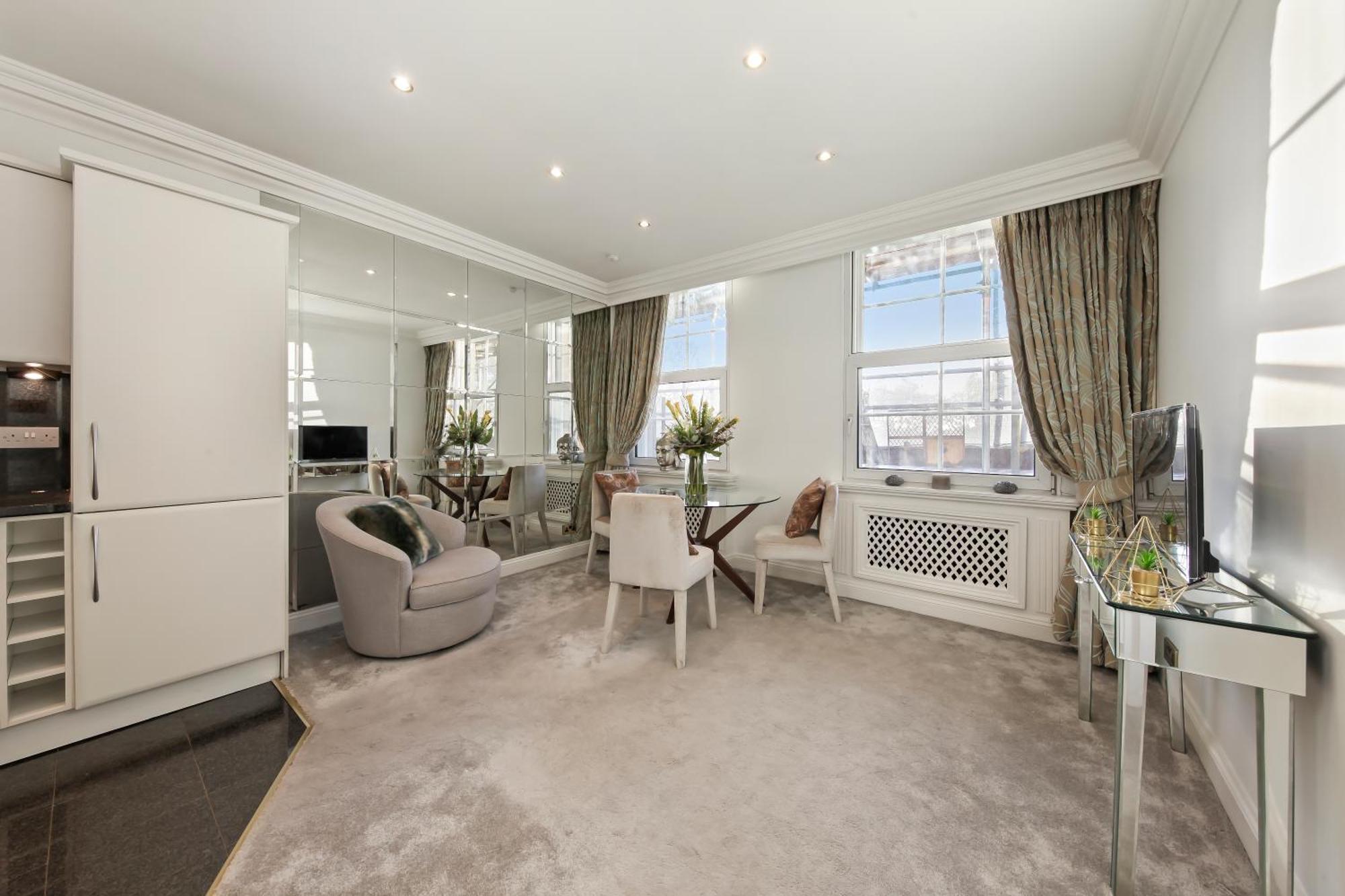 Park Lane Apartment