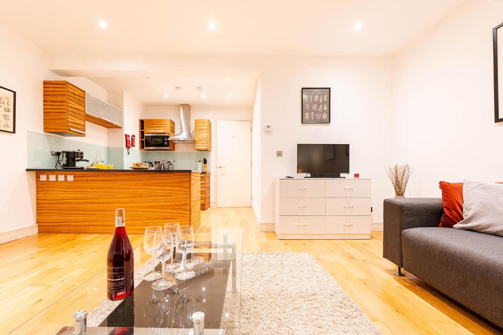 Bright & Modern One Bedroom Flat In Farringdon