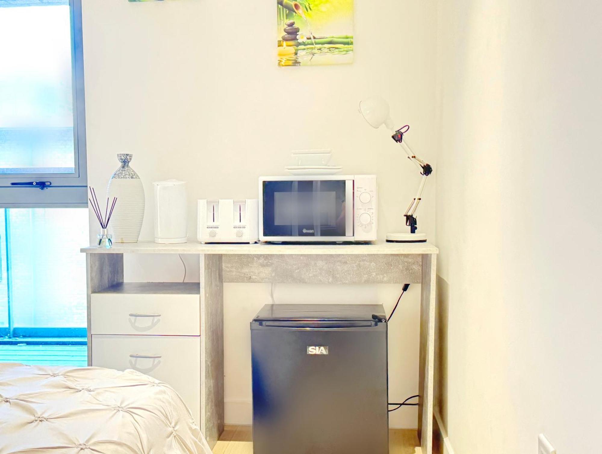 A Brand New Flat With 3 Bedrooms & 3 Baths In Zone 1 Angel For Max 9 Ppl *