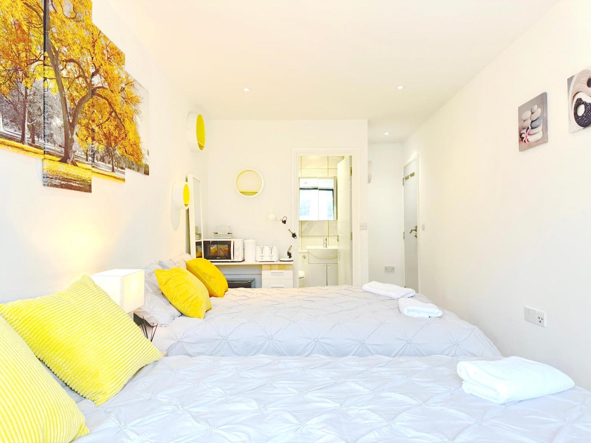Homestay A Brand New Flat With 3 Bedrooms & 3 Baths In Zone 1 Angel For Max 9 Ppl London