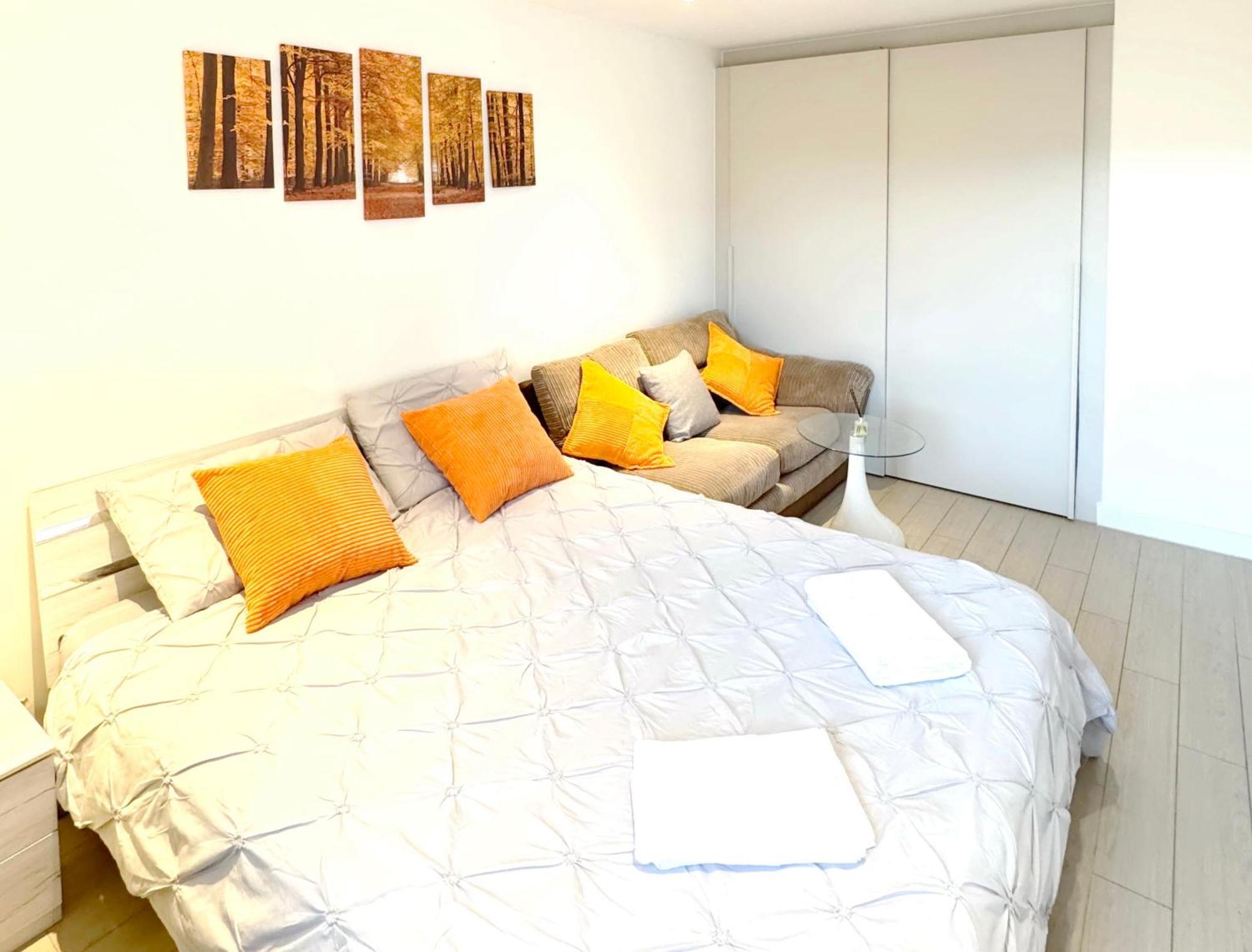 A Brand New Flat With 3 Bedrooms & 3 Baths In Zone 1 Angel For Max 9 Ppl