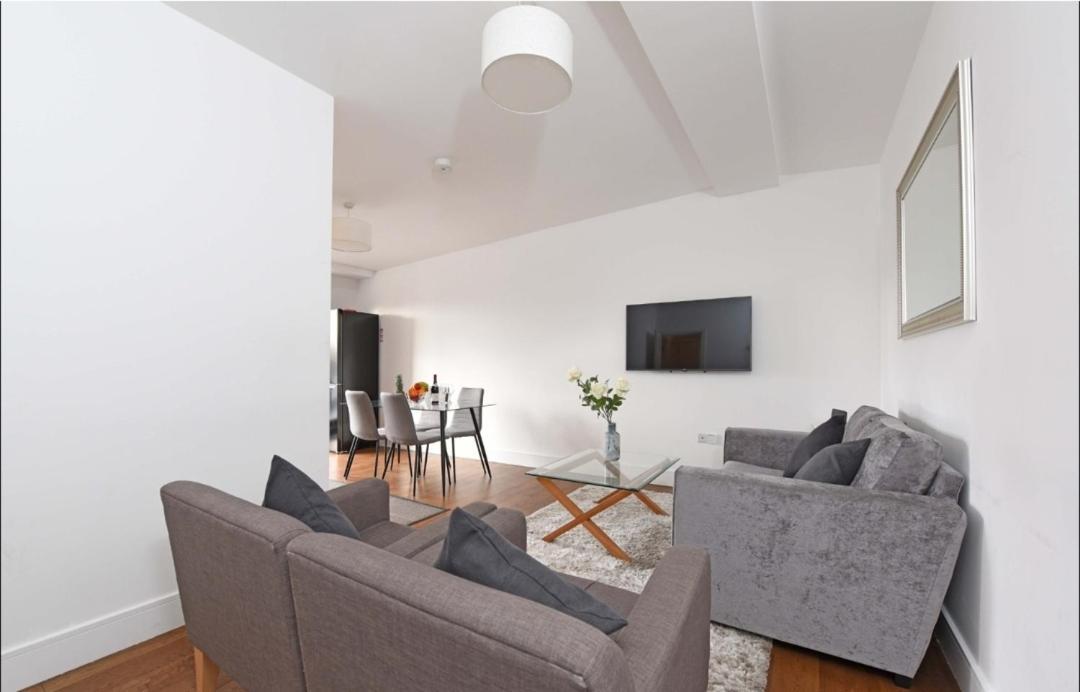 Fully Furnished 2 Bedroom Canning Town Close To 02 Arena, Canary Wharf With Free Parking Apartment London